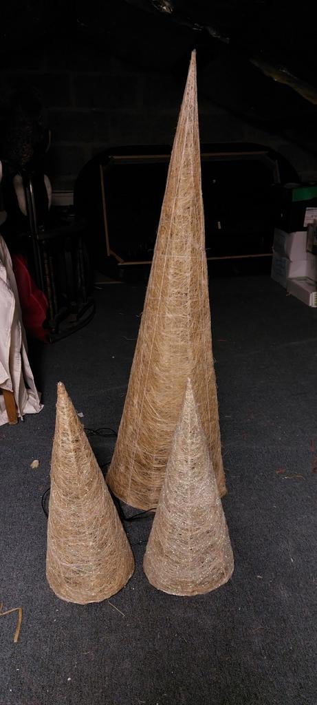 Kegels: 1 groot en 3 klein, Diversen, Kerst, Ophalen of Verzenden, Zo goed als nieuw