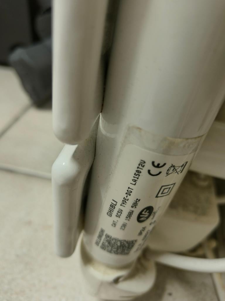 Radiateur sèche-serviettes blanc, Bricolage & Construction, 800 watts ou plus, Moins de 60 cm, Enlèvement, Utilisé