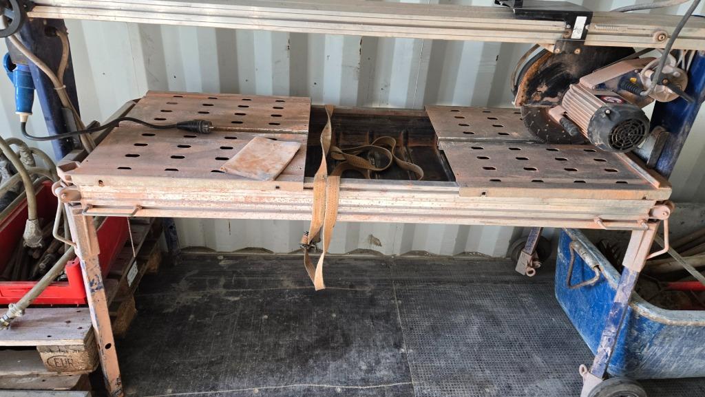 SCIE DIAMANT GHELFI REVOLUTION 330, Bricolage & Construction, 1200 watts ou plus, Enlèvement, Utilisé, Scie circulaire