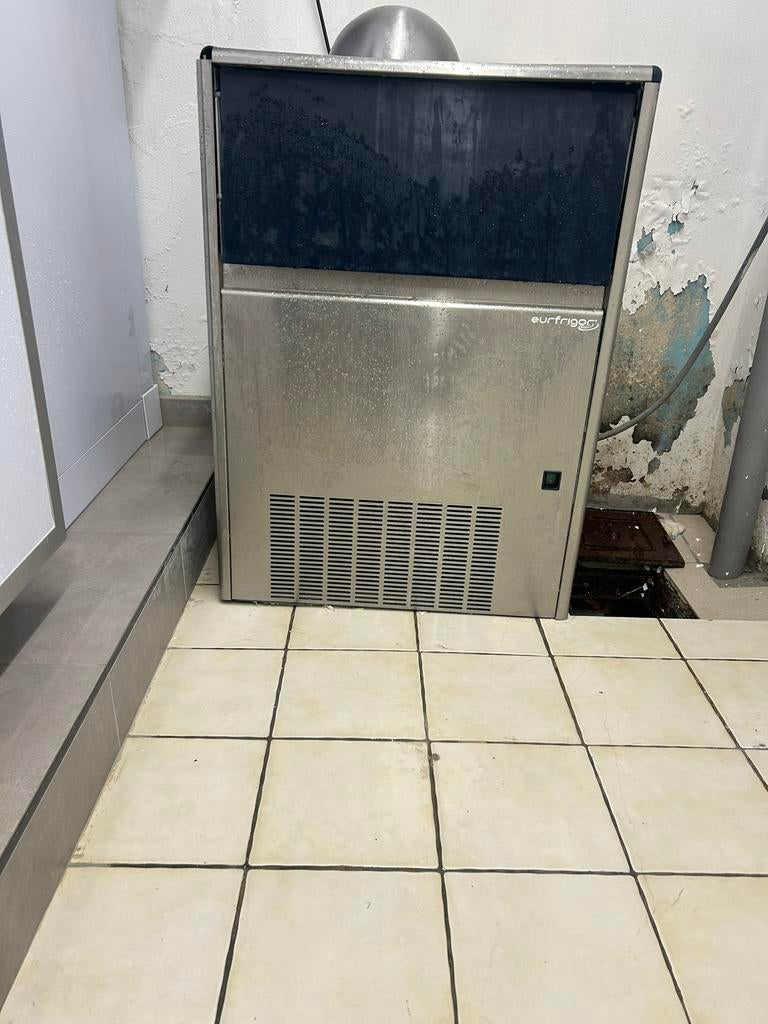 ijsmachine, Elektronische apparatuur, Koelkasten en IJskasten, Ophalen, Zo goed als nieuw