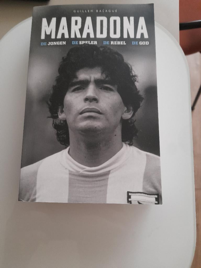 Maradona Boek, Ophalen, Zo goed als nieuw, Balsport