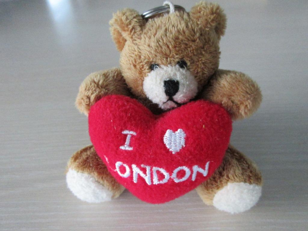 Knuffel in vorm v.e. lichtbruine beer met hart (superzacht), Ophalen of Verzenden, Nieuw, Beer