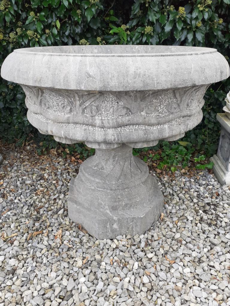 PRACHTIGE WASTAFEL, HARDSTENEN PLANTENBAK OP ONDERSTEL, Ophalen, Gebruikt