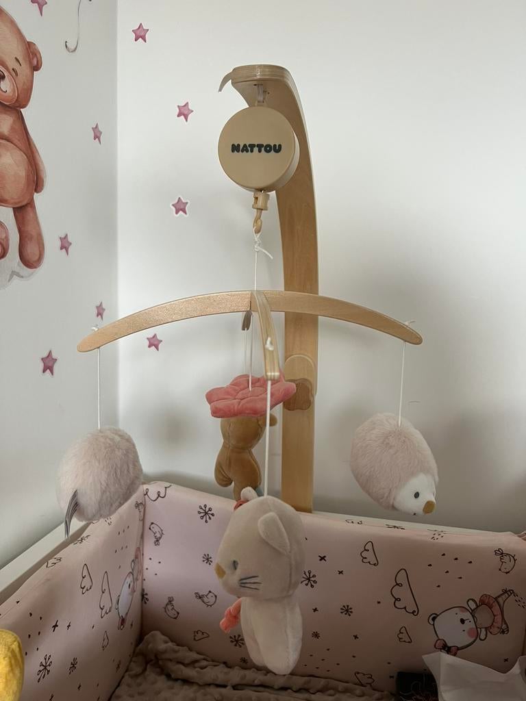 Mobile musical en bois Nattou, Enfants & Bébés, Enlèvement, Comme neuf