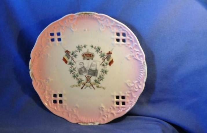 § assiette decorative 16 trous decor royal, Ophalen of Verzenden