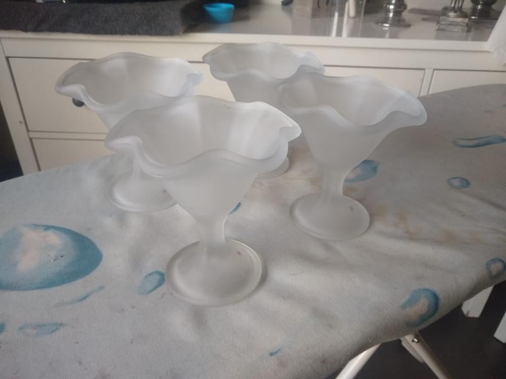 Ijs coupes glazen van ijsboerke melkglas 4st., Verzamelen, Glas en Drinkglazen, Ophalen of Verzenden, Zo goed als nieuw, Overige typen