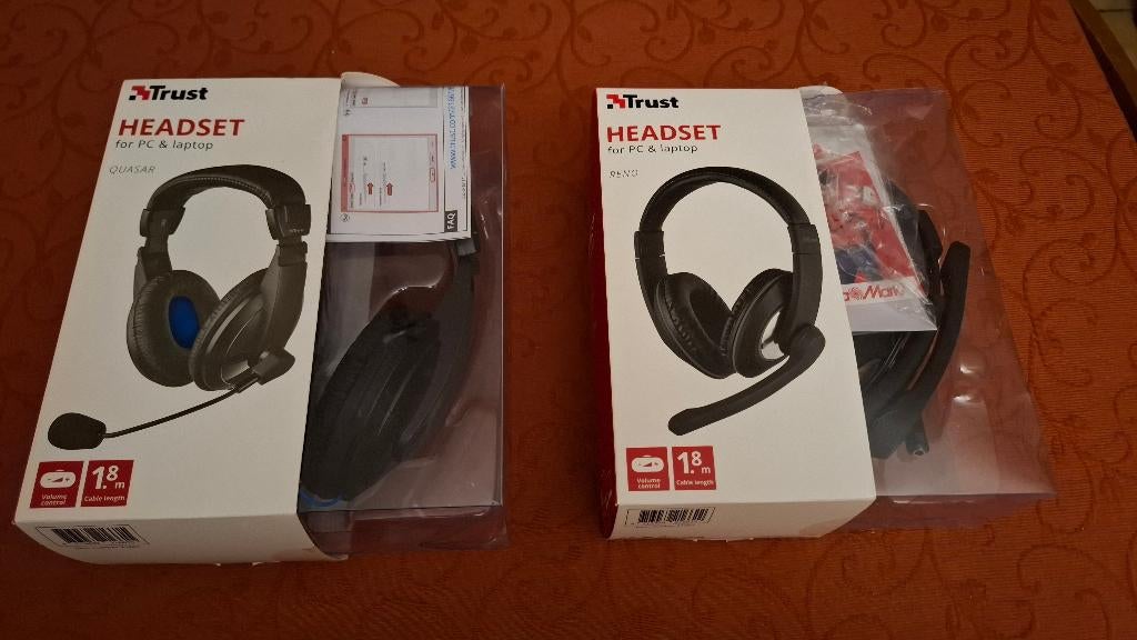 2 NIEUWE HEADSETS TRUST AAN 9 EURO STUK, Computers en Software, Headsets, Ophalen, Nieuw