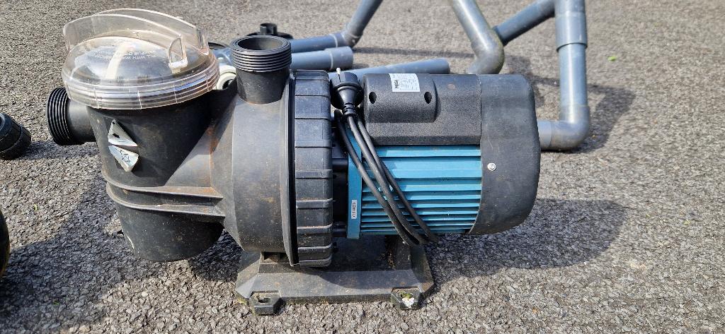 Waterpomp (zwembad) met toebehoren, Tuin en Terras, Waterpompen, Ophalen, Gebruikt, Elektrisch, Overige typen