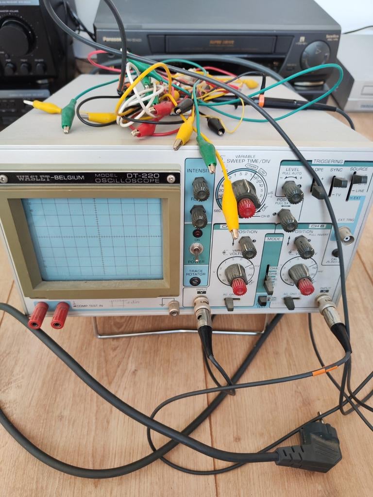 Oscilloscope analogique vintage, Ophalen