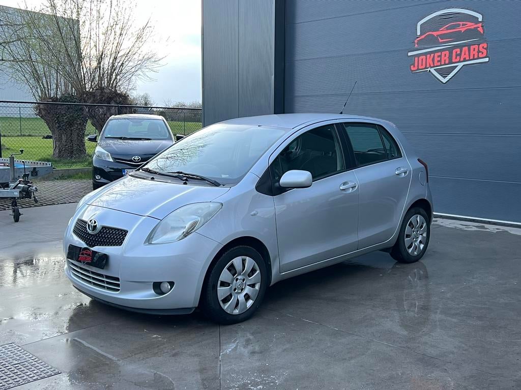 Toyota Yaris 1.3i VVT-i 16v Airco, Autos, Argent ou Gris, Achat, Airbags, Boîte manuelle