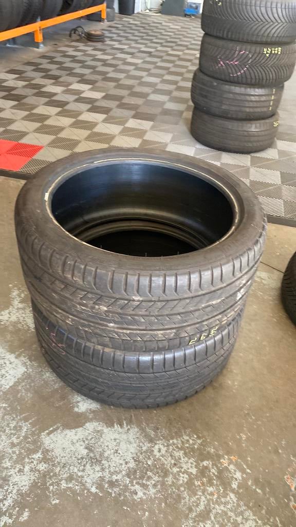265/40/21 merk michelin met monteren 150 eur per stuk, Autos : Divers, Pièces de sport automobile, Comme neuf, Enlèvement