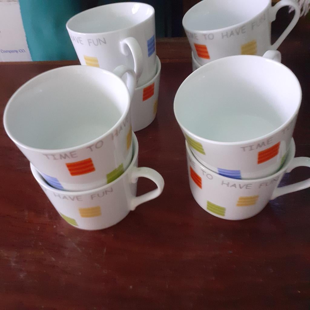 kopjes en borden serviesje voor 4 personen, Huis en Inrichting, Ophalen, Bord(en)