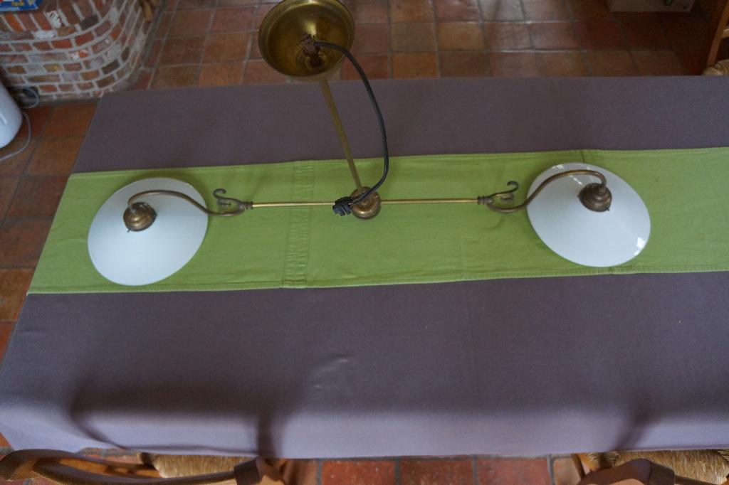 prachtige koperen VINTAGE lamp met 2 opaline lichtpunten, Enlèvement, Cuivre