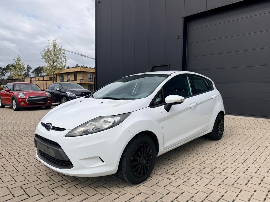 Ford Fiesta Titanium - 1.25 benzine - Topstaat, Autos, Ford, Entreprise, Achat, Fiësta, ABS, Phares directionnels, Airbags, Air conditionné