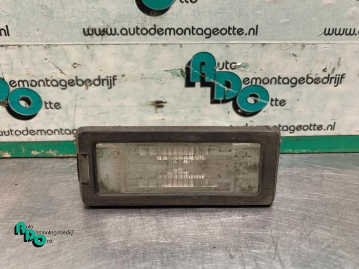 Eclairage immatriculation d'un Renault Megane Scenic, Renault, -, 3 mois de garantie, Utilisé