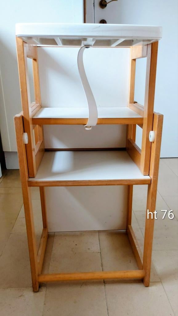 Chaise haute en bois, Enfants & Bébés, Chambre d'enfant | Tables & Chaises, Enlèvement