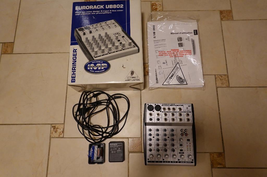 Behringer Eurorack UB802 voor onderdelen, Muziek en Instrumenten, Ophalen of Verzenden, Gebruikt, Minder dan 5 kanalen, Microfooningang