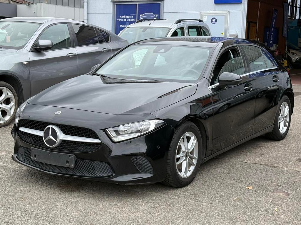 Mercedes Benz A180d Automaat 2018, Auto's, Mercedes-Benz, Automaat, Achterwielaandrijving, 4 cilinders, https://public.car-pass.be/vhr/f1c999b3-8364-4058-9600-5442dc7f557f