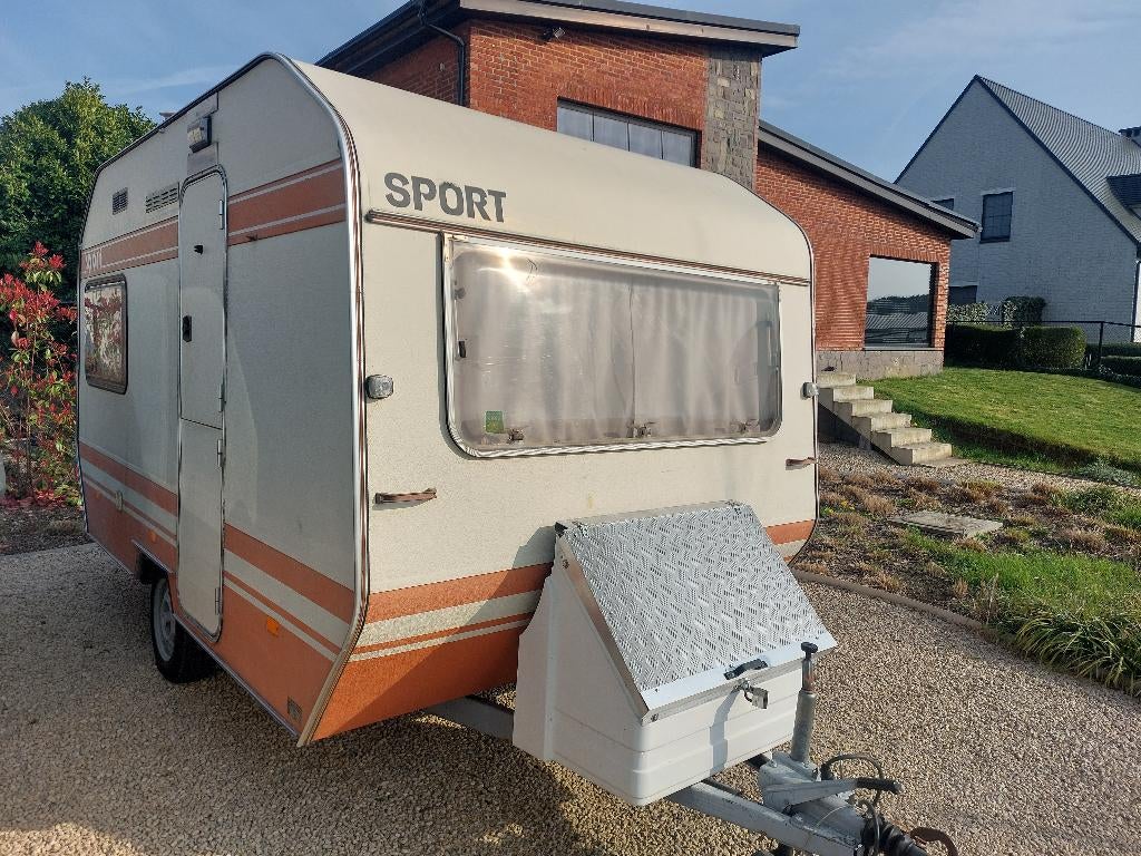 Caravan Sport 750 kg . Alles werkt. Top!, Caravans en Kamperen, Standaardzit, 2 aparte bedden, Particulier, 500 - 750 kg