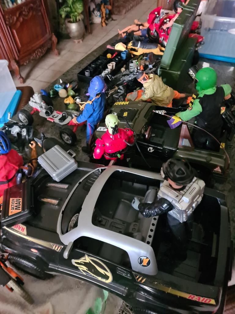 Groot lot action men, Ophalen