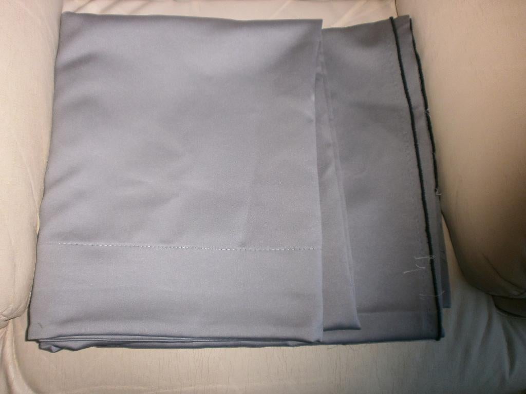 Chute de tissu gris souris occultant 140 X 145 cm, Maison & Meubles, Neuf, Gris, Enlèvement ou Envoi, 100 à 150 cm