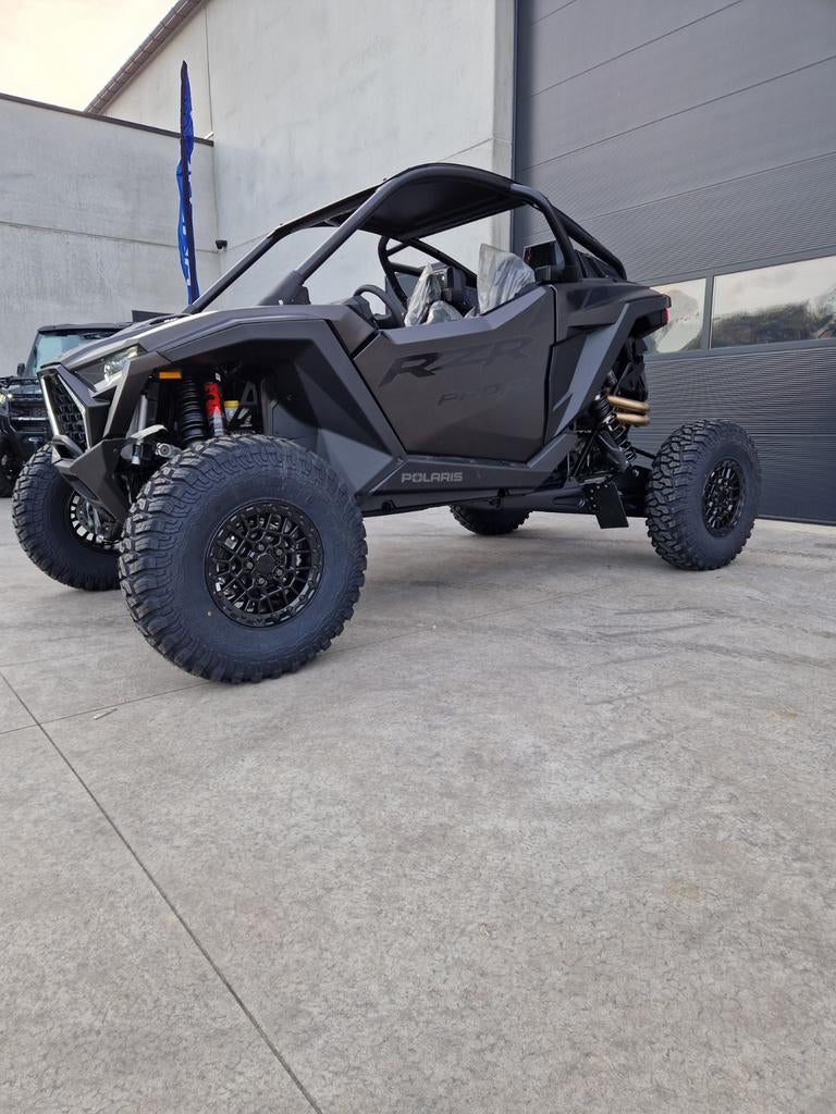 Polaris RZR Pro R ultimate model 2026 New New, Motos