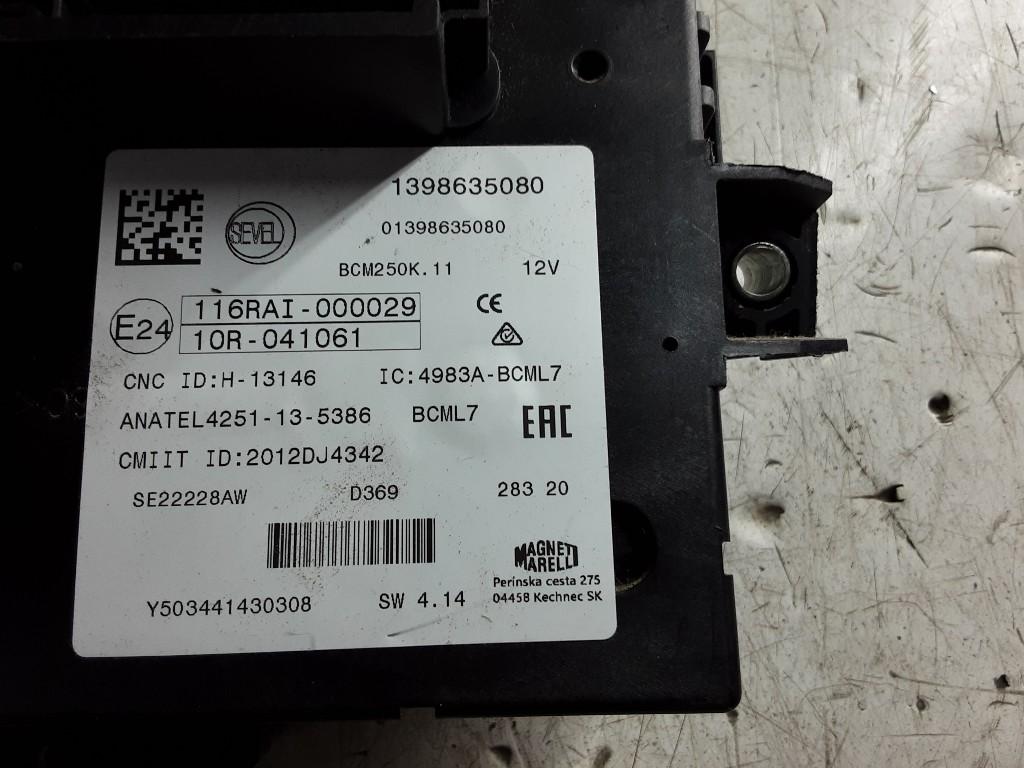 BOITIER FUSIBLES Peugeot Boxer (U9) (1398635080), Autos : Pièces & Accessoires, Mevr. I. Hauben, Utilisé, Rue de l'Espoir 34 34
4030  GRIVEGNÉE, BE