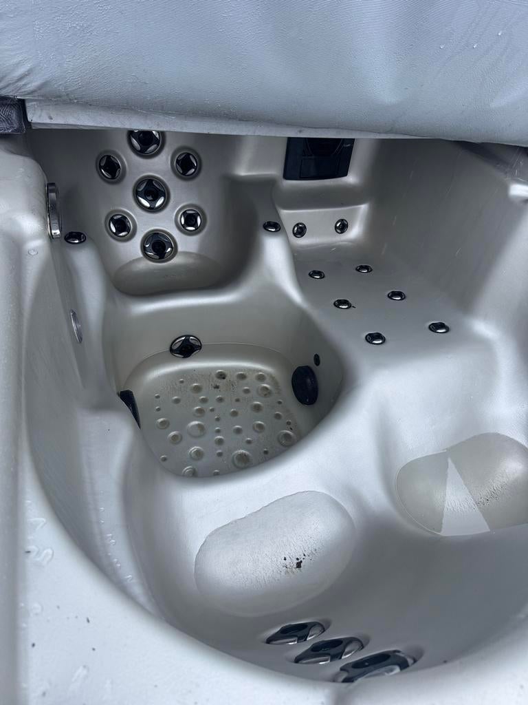 Jacuzzi in gebruikte staat, Jardin & Terrasse, Bains à remous et Spas, Enlèvement, Utilisé, Escalier, Fixé