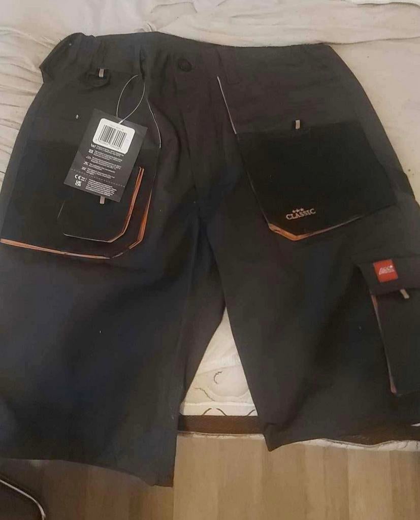 Short de travaille, Taille 48 ( a venir chercher sur place), Enlèvement