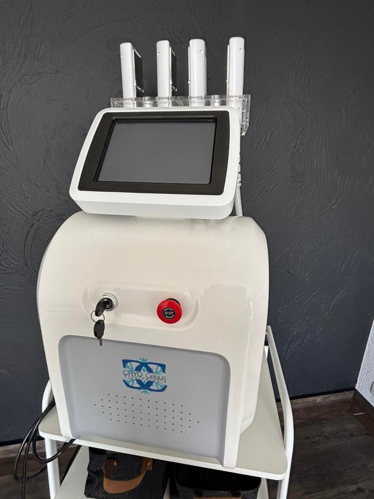 Cryolipolyse a plaques de chez CryoCelsius, Ophalen, Gebruikt