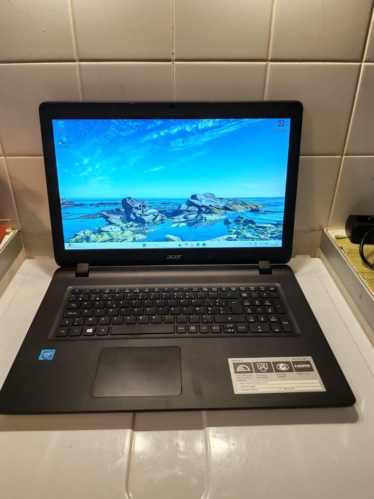 Acer ES-732-C-18H laptop –17.3 inch goede staat, Gebruikt, Met videokaart, 2 tot 3 Ghz, Ophalen of Verzenden