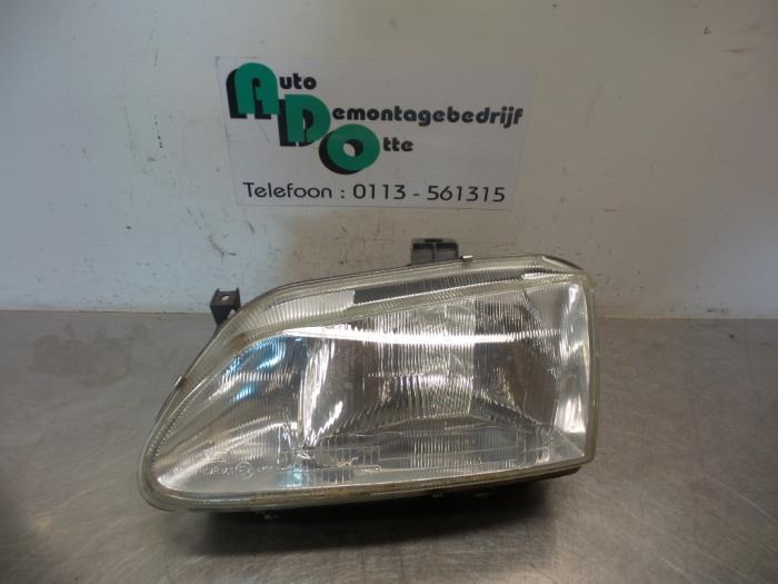 Phare gauche d'un Renault Megane (Megane 96-), Autos : Pièces & Accessoires, Renault, -, 3 mois de garantie, Utilisé
