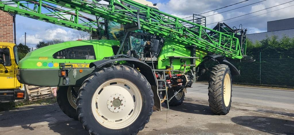 TECNOMA LAZER 4000 ZELFRIJDENDE VELDSPUIT, Zakelijke goederen