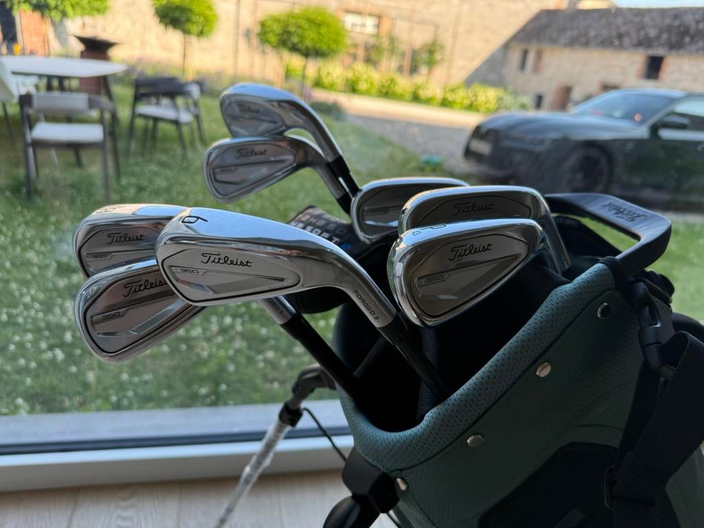 Série de 8 fers Titleist T350 du 5 au SW joué une saison, Sports & Fitness, Golf, Enlèvement, Comme neuf, Club, Autres marques