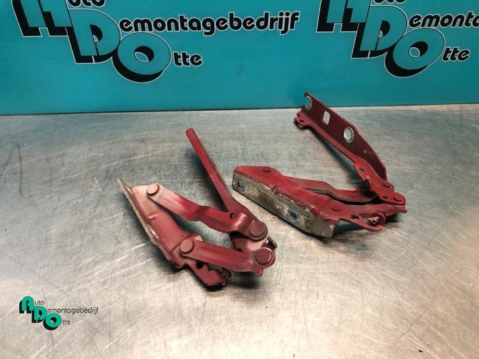 Charnière capot d'un Volkswagen Golf (Golf 09-), Autos : Pièces & Accessoires, Volkswagen, -, 3 mois de garantie, Utilisé