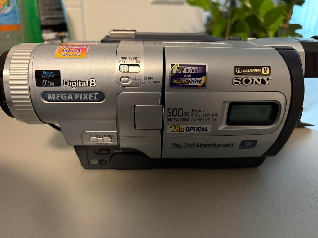 Sony DCR-TRV828E Alleskunner Digital8 Hi8 Video8 videocamera, Ophalen of Verzenden, Zo goed als nieuw, Camera, Sony