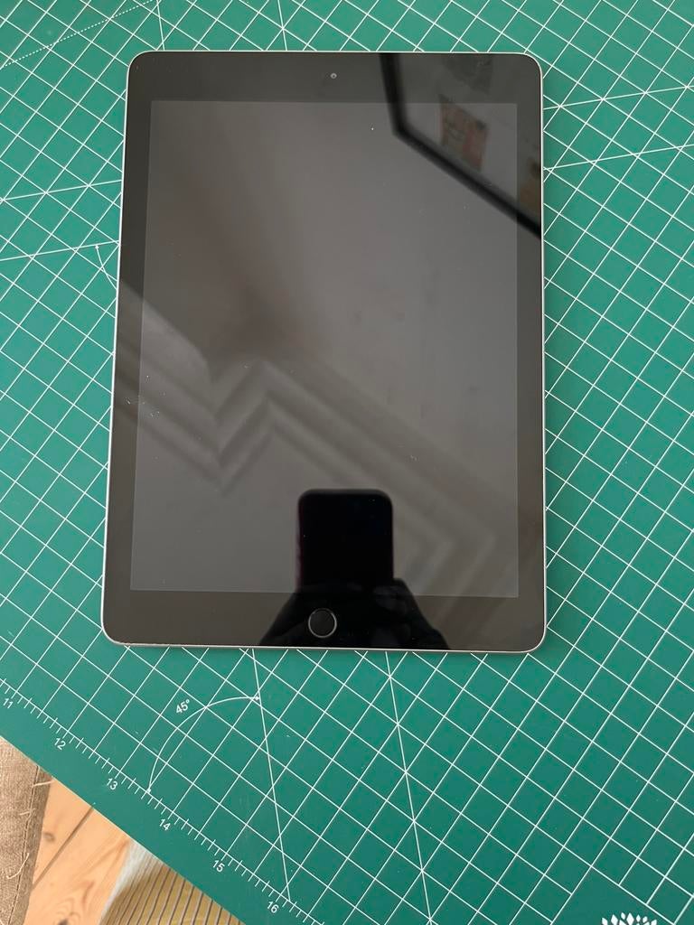 Ipad 2018 - 6th gen -32GB, Computers en Software, Apple iPads, 32 GB, Apple iPad, 11 inch, Refurbished