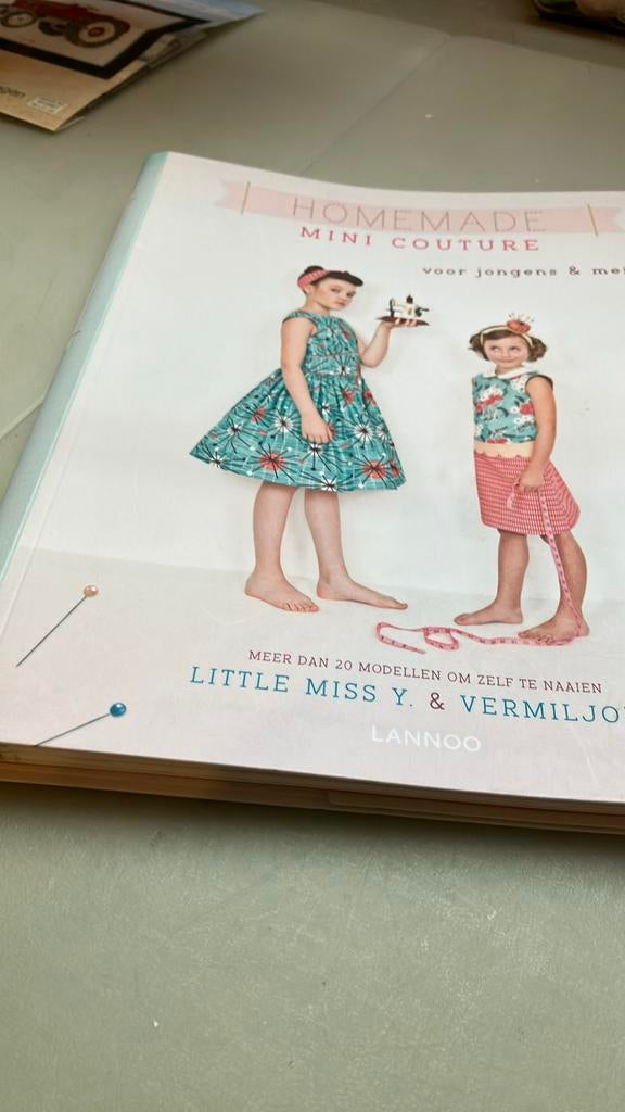 Astrid-Fia De Craecker - Homemade mini couture, Ophalen of Verzenden, Zo goed als nieuw