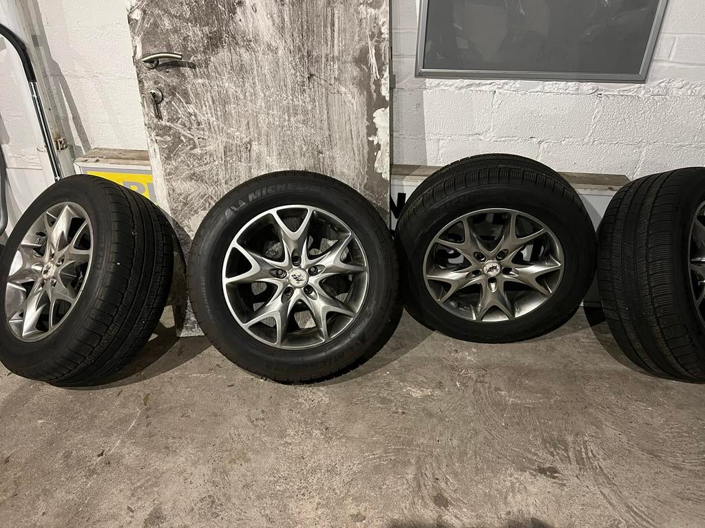 Jantes bmw 18 pouces pneu quasi neuf, Enlèvement ou Envoi, 18 pouces, Jante(s)