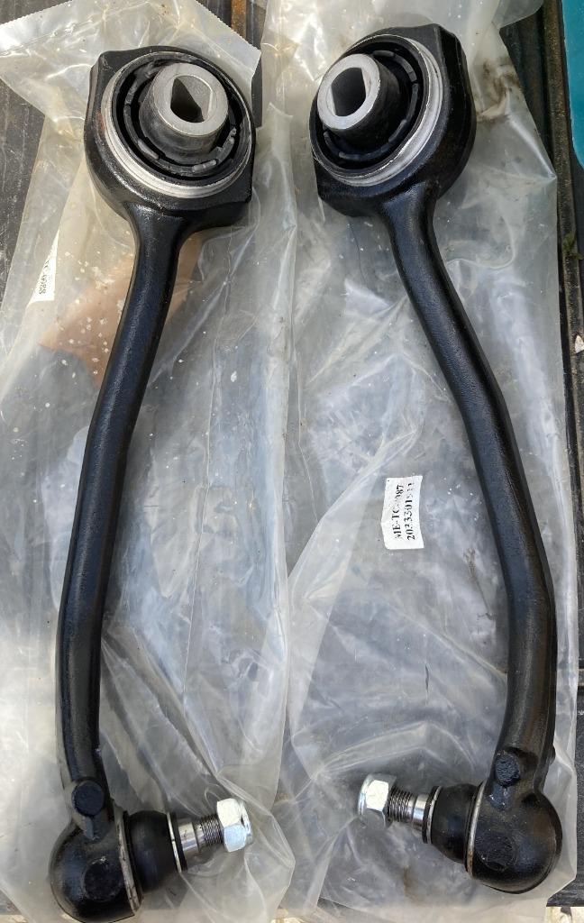 deux nouveaux triangles Mercedes-Benz Classe C, Enlèvement, Mercedes-Benz