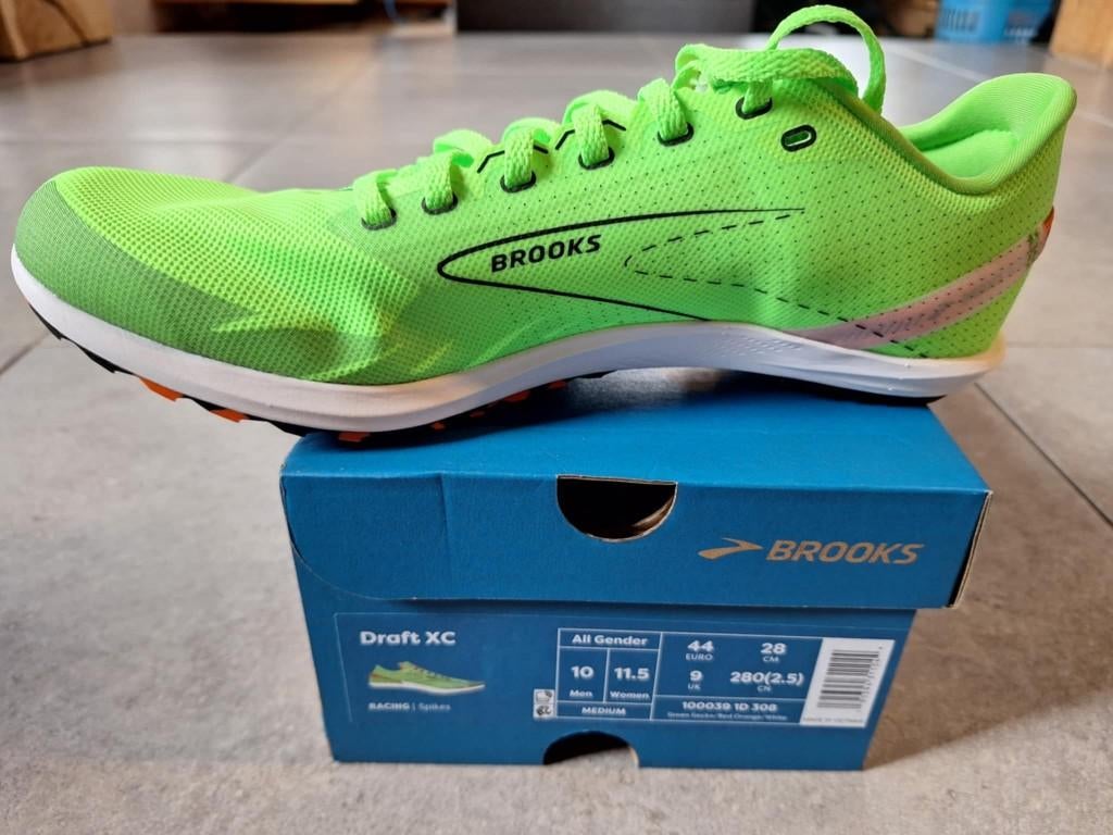 Chaussures de courses taille 44, Sports & Fitness, Neuf, Autres marques, Course à pied, Enlèvement