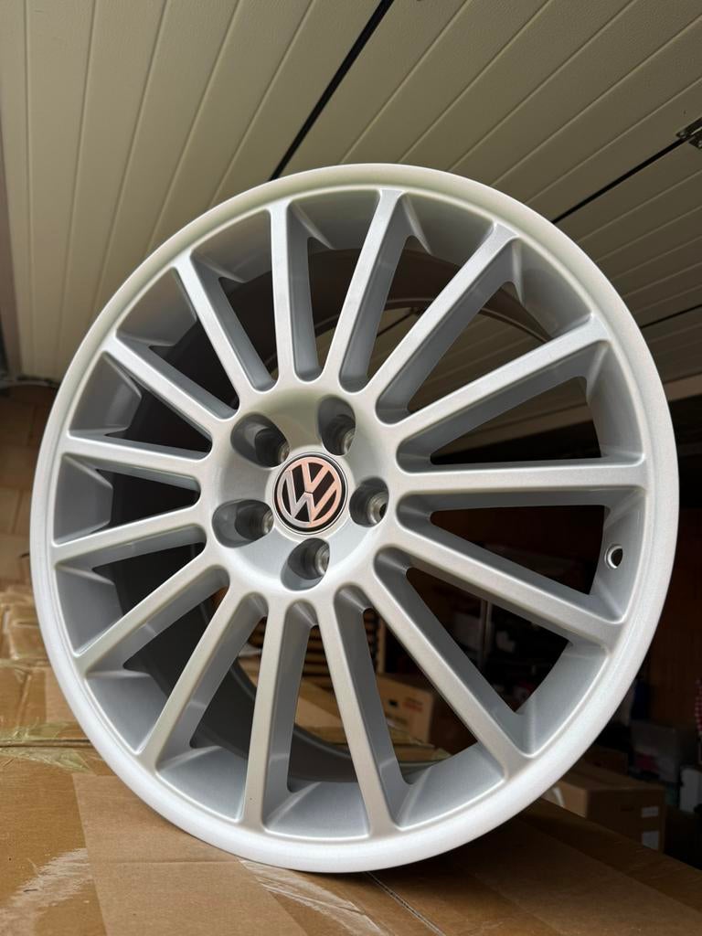 Volkswagen R32 18inch velgen golf 4 mk4 5x100, Autos : Pièces & Accessoires, Pneus & Jantes, Jante(s), Envoi