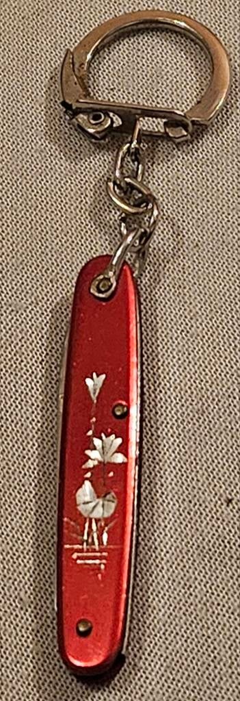 Porte-clés en forme de couteau de poche vintage
Afficher cet, Collections, Enlèvement ou Envoi