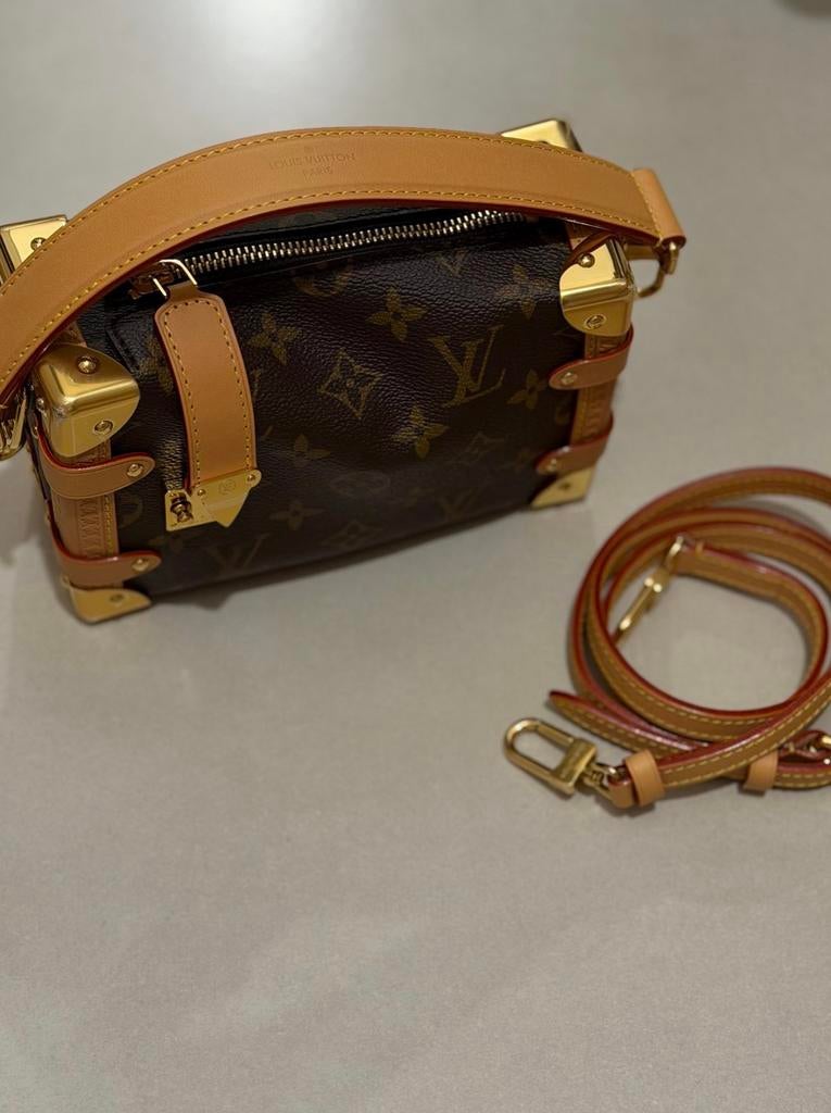 Sac louis Vuitton petite malle avec bandoulière, Handtassen en Accessoires, Toilettassen, Ophalen of Verzenden, Gebruikt