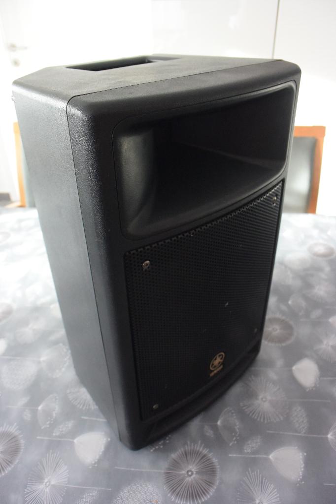 Ampli YAMAHA Stagepas150M, Audio, Tv en Foto, Versterkers en Ontvangers, Gebruikt, Overige systemen, 120 watt of meer, Yamaha