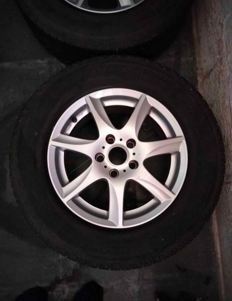 Michelin Latitude x ice winterbanden (Tucson, ix 35) € 285, Auto-onderdelen, Banden en Velgen, Band(en), Winterbanden, Ophalen