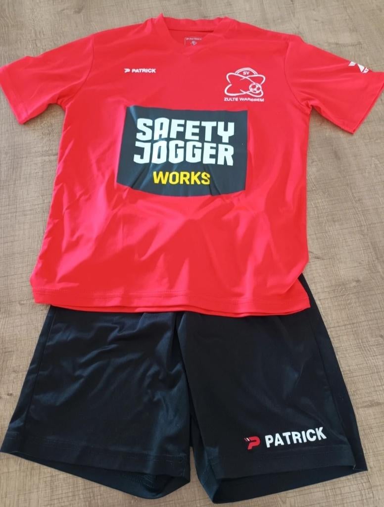 Voetbaltenue Zulte- Waregem, maat XS, Sport en Fitness, Voetbal, Maat XS of kleiner, Ophalen, Gebruikt, Set