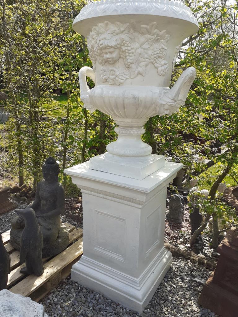 SUPERBE GRANDE VASQUE  SUR SOCLE EN FONTE PATINEE BLANCHE, Enlèvement, Utilisé, Métal, Autres types