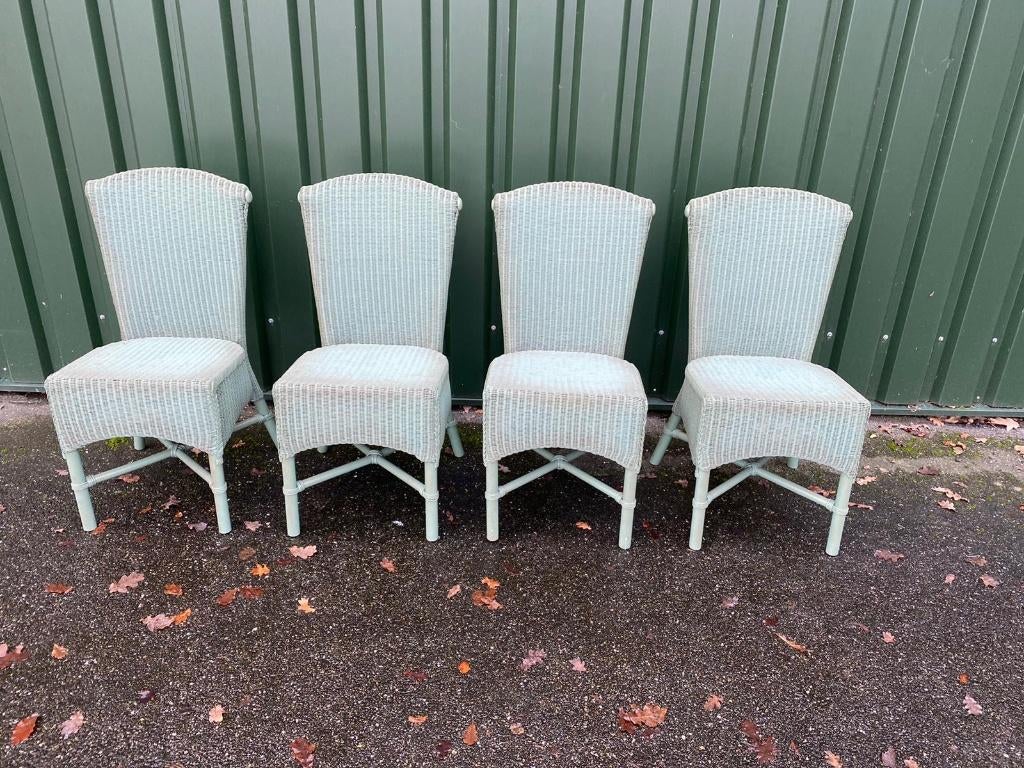 4 showroommodellen Groene rieten Loom stoelen gepatineerd, Huis en Inrichting, Ophalen of Verzenden, Zo goed als nieuw, Groen