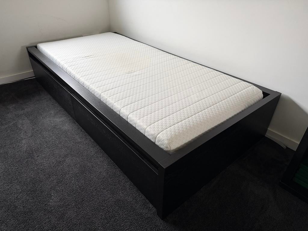 IKEA MALM bed + lattenbodem + matras in goede staat, Kinderen en Baby's, Kinderkamer | Bedden, 85 tot 100 cm, Gebruikt, 180 cm of meer
